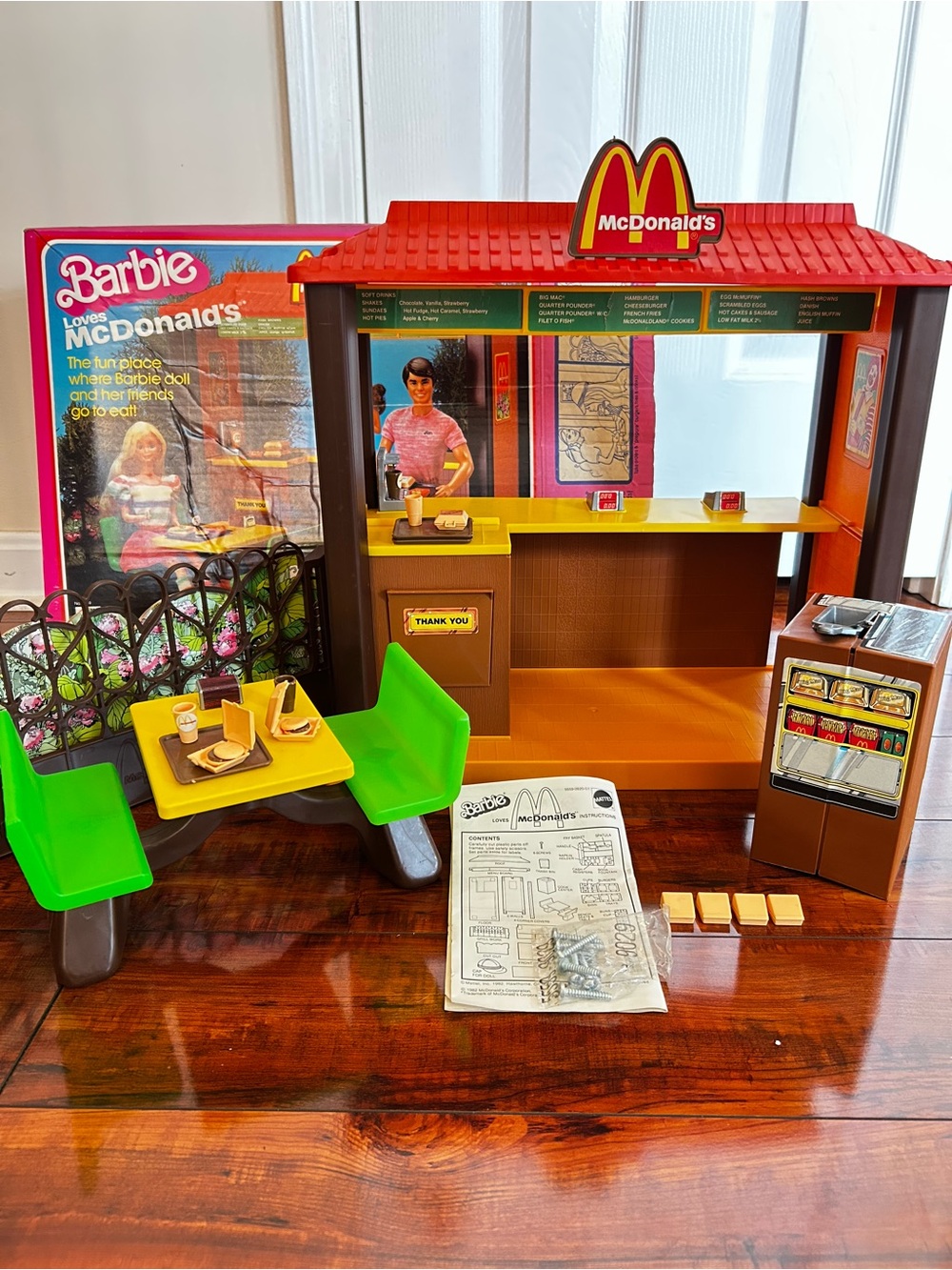 Barbie Loves McDonald's 1982 Vintage Playset 5559 Mattel Kids Toy Box Included